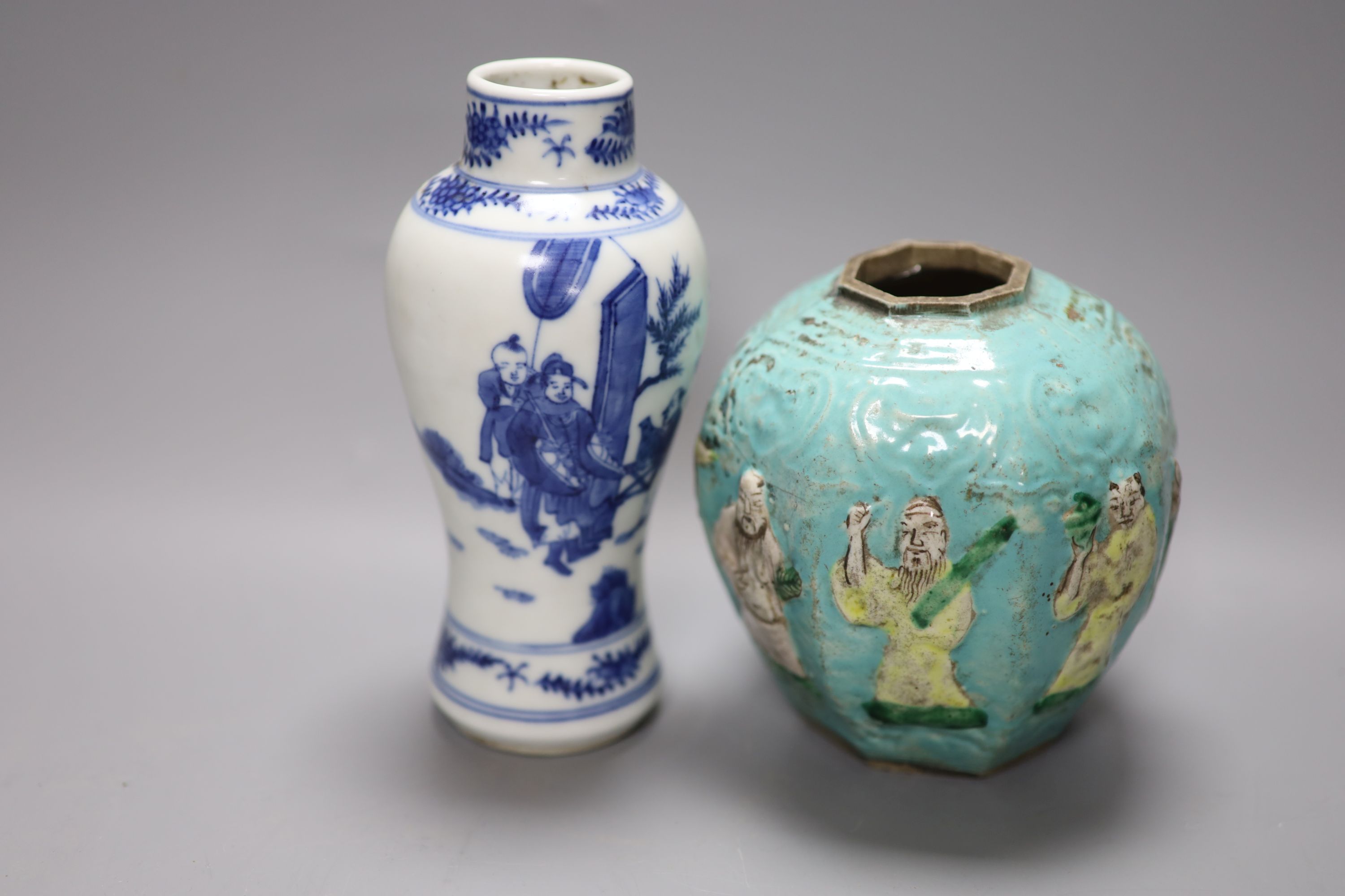 A quantity of Chinese ceramics Qing, tallest 17cm